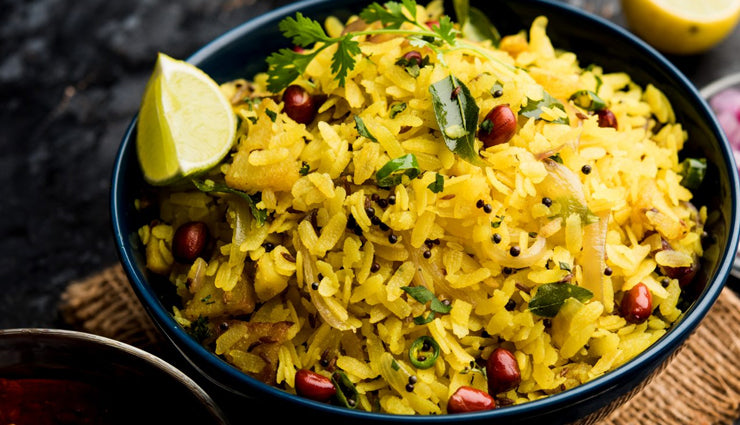 Breakfast In Indore With Poha And Khakhra